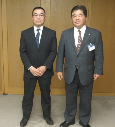 重光主査と市長の写真