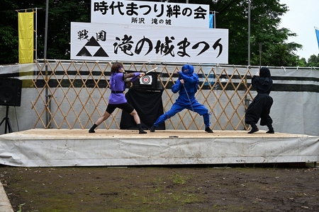 忍者劇の様子。