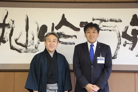 善養寺恵介さんと小野塚市長の写真