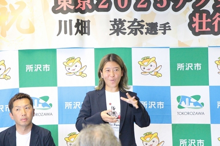 デフリンピックへの意気込みを語る川畑選手の写真